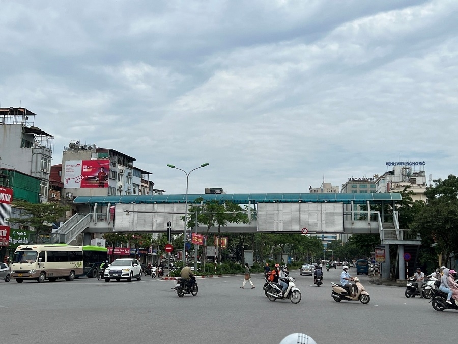 ha noi cau vuot di bo chua phat huy hieu qua