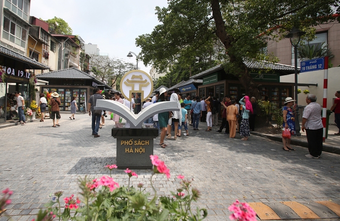 vui cuoi tuan tai pho sach ha noi