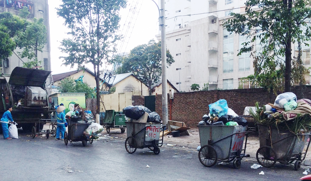 ha noi nguo i dan tha o cho t cha n xe ra c ba t da u tro la i ba i nam son