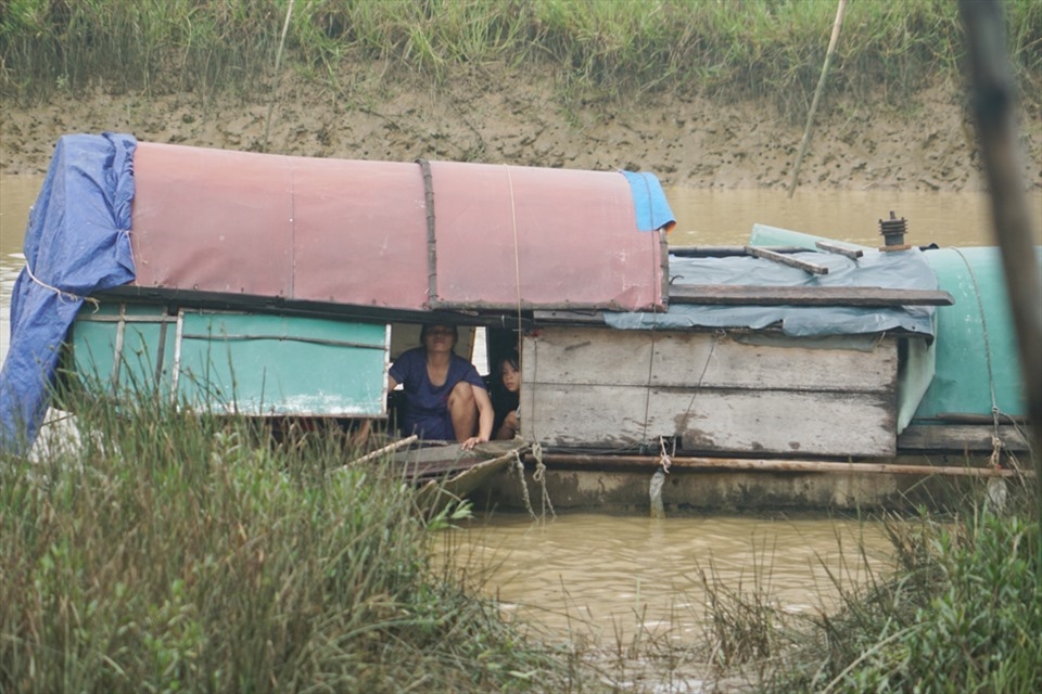 ha tinh xom van chai ven bo song la sap het kiep lenh denh