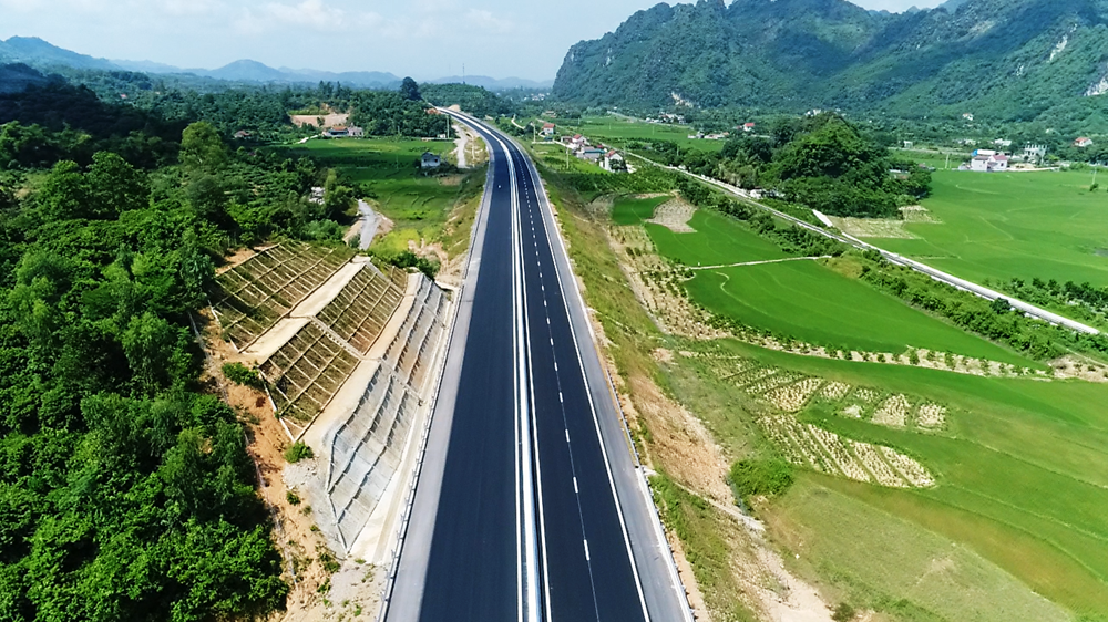 Đấu thầu dự án cao tốc Bắc - Nam phía Đông: Nhiều tiêu chí “gây khó” cho nhà thầu?