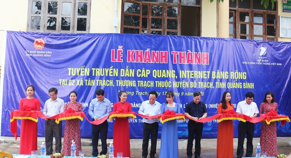 quang binh dua he thong cap quang internet den voi 2 xa vung bien gioi