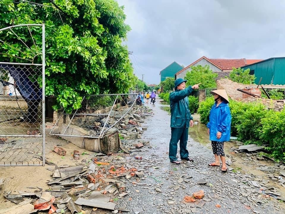 ha tinh gan 100 nha dan bi toc mai do anh huong bao so 5