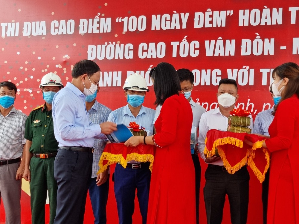 quang ninh thi dua 100 ngay dem hoan thanh 3 cong trinh dong luc