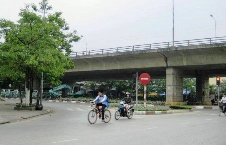 hai phong thuc hien xanh hoa cac tru cau chan cau khu vuc noi do dam bao my quan do thi