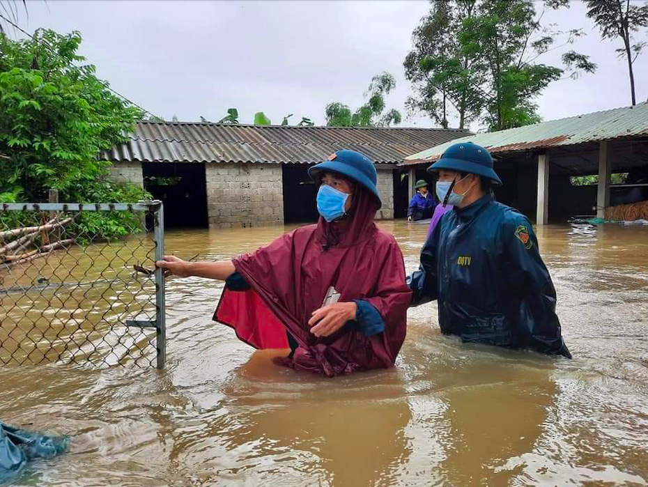 quynh luu nghe an nuoc lu dang cao gan 580 nha dan bi ngap