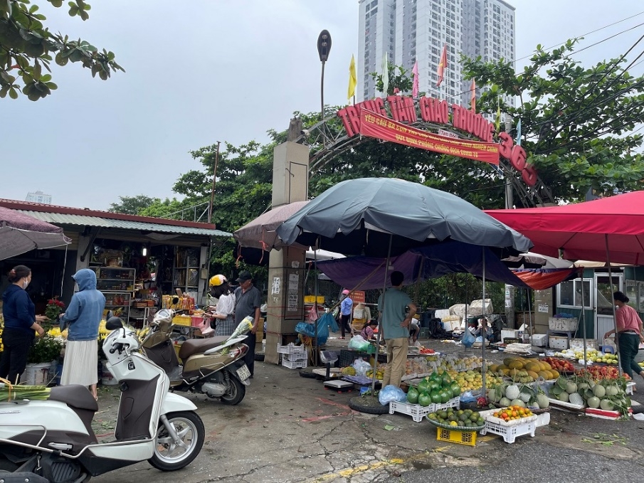 ha dong ha noi xe thit cong vien the thao cay xanh de kinh doanh trach nhiem thuoc ve ai