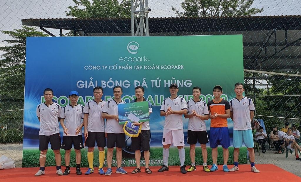 tung bung giai bong da tu hung ecopark football cup 2020