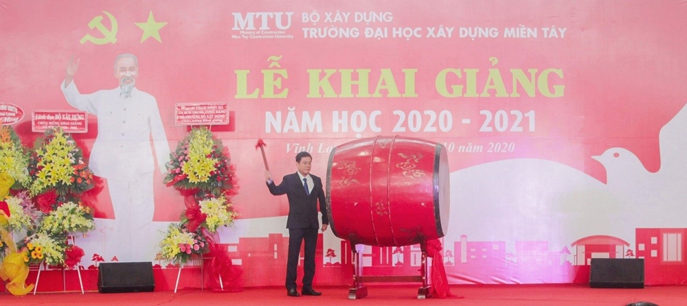 Đại học Xây dựng Miền Tây khai giảng năm học 2020 - 2021