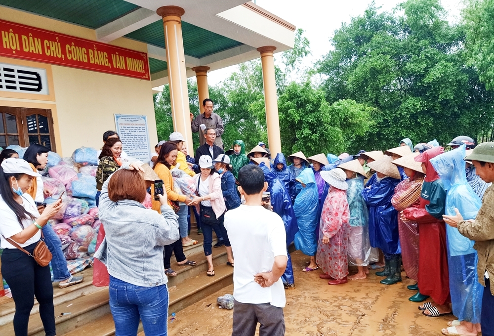 quang tri tinh nguoi o ron lu bac phuoc