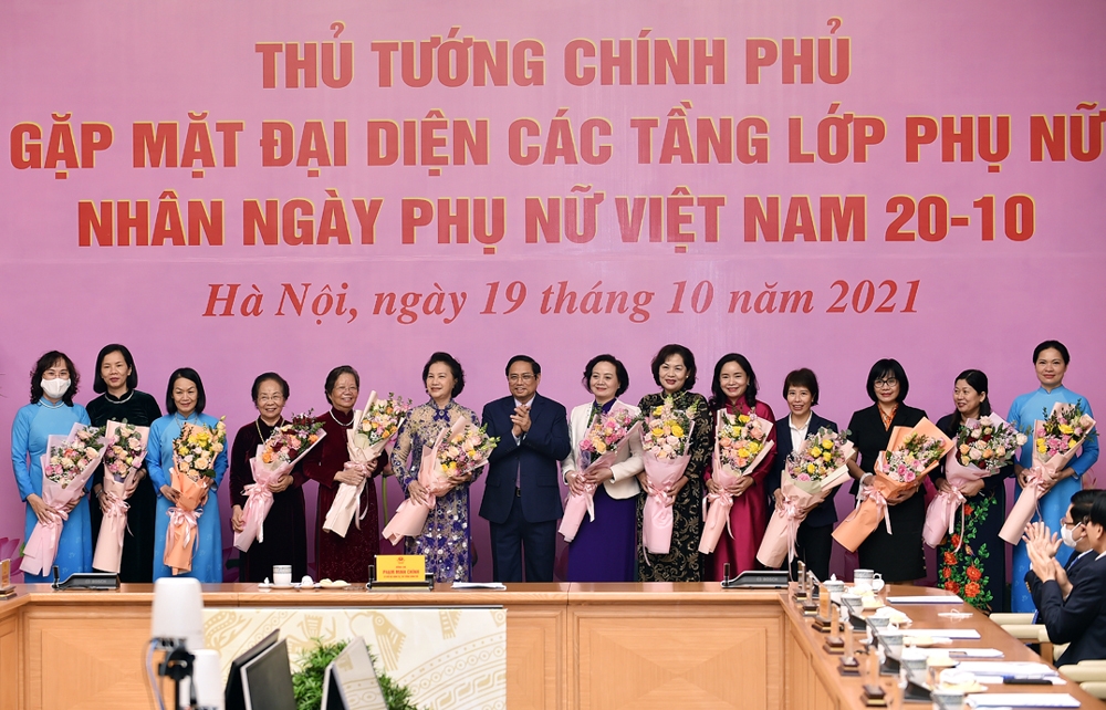 thu tuong gap mat dai dien cac tang lop phu nu nhan ngay phu nu viet nam