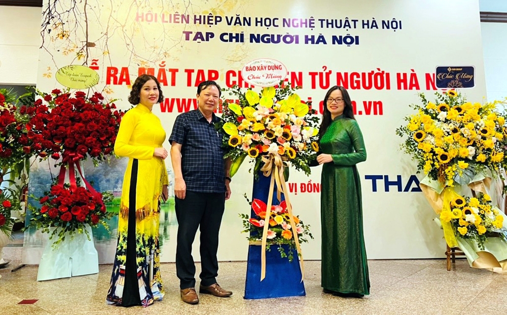 ra mat tap chi dien tu nguoi ha noi