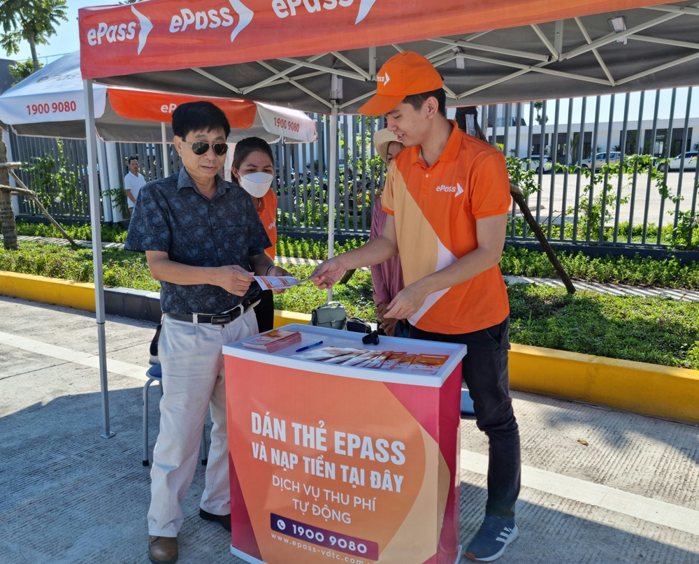 quang ninh cao toc tien yen mong cai ngay dau thu phi