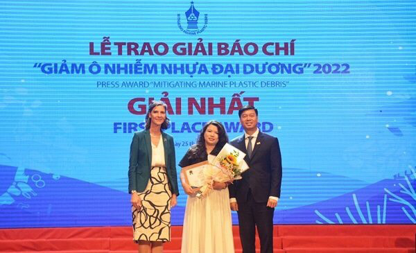 Trao giải báo chí Giảm ô nhiễm nhựa đại dương năm 2022