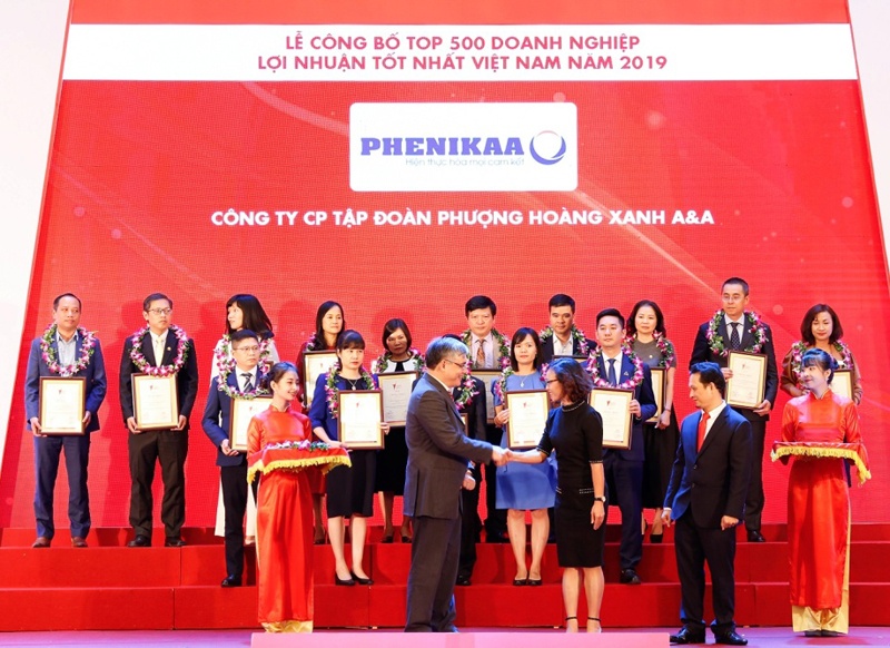 phenikaa va vicostone duoc vinh danh top 500 doanh nghiep co loi nhuan tot nhat viet nam 2019