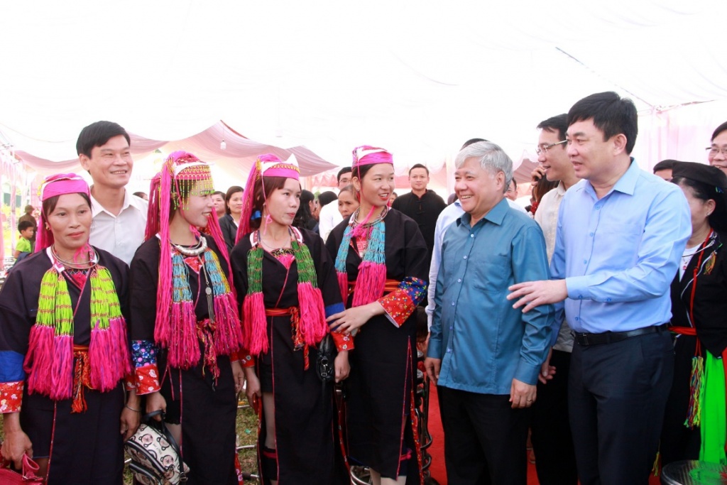 Bộ trưởng, Chủ nhiệm Uỷ ban Dân tộc dự Ngày hội Đại đoàn kết toàn dân tộc Quảng Ninh