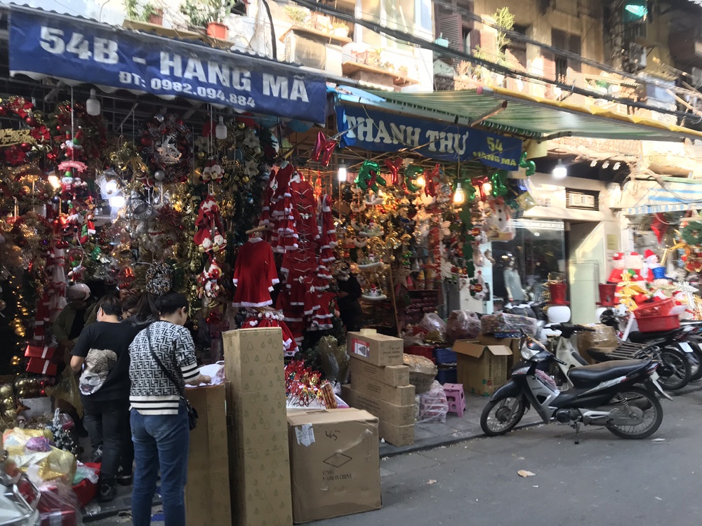 ha noi pho hang ma lung linh sac mau giang sinh