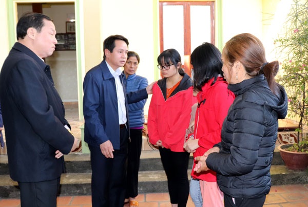 Vĩnh Yên (Vĩnh Phúc): Thăm hỏi, động viên gia đình có người thân tử vong trong vụ hỏa hoạn tại phường Khai Quang