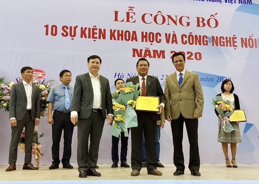 Kè hồ Hoàn Kiếm lọt Top sự kiện khoa học công nghệ năm 2020