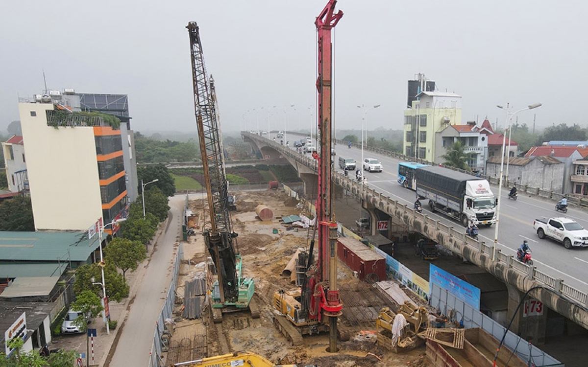 Hà Nội: Tăng cường tháo gỡ khó khăn về thủ tục đầu tư, giải phóng mặt bằng