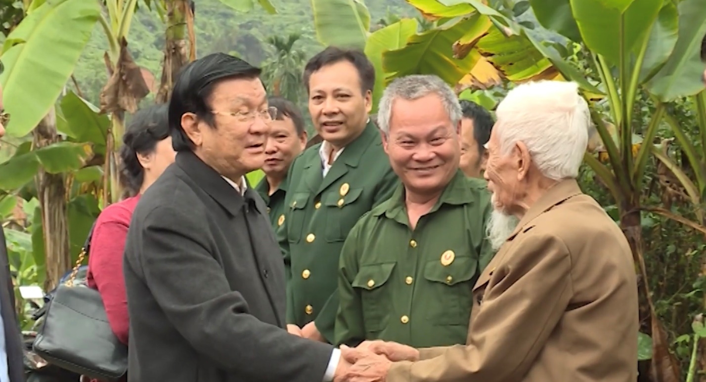 ha giang nhung ngoi nha y dang long dan