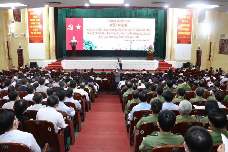 khanh hoa bam sat nghi quyet 09 de tien den thanh pho truc thuoc trung uong