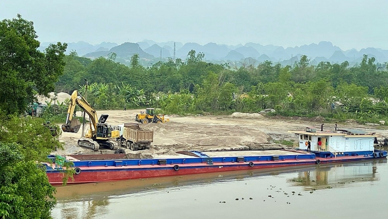 hoa lu ninh binh chinh quyen bat luc voi vi pham de dieu