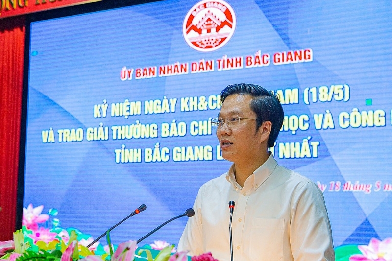 bac giang to chuc trao giai thuong bao chi ve khoa hoc va cong nghe lan thu i