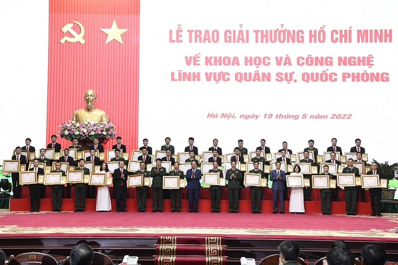 le trao giai thuong ho chi minh ve khoa hoc va cong nghe dot 6