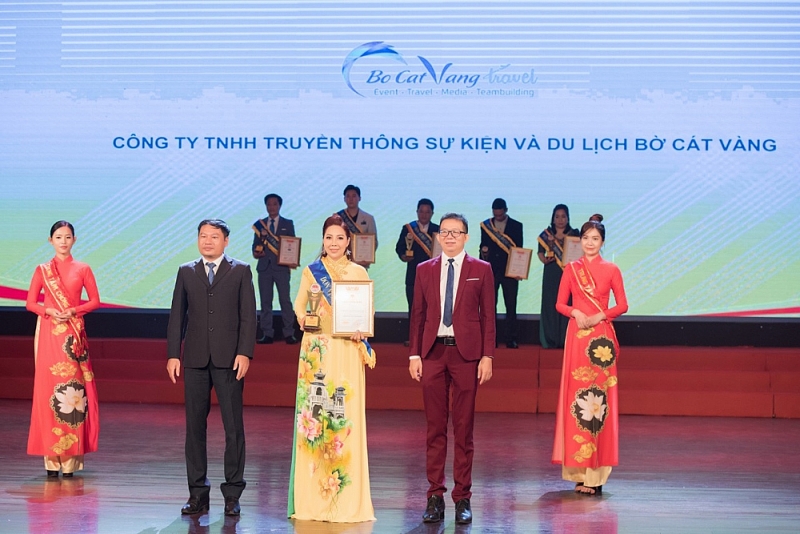 hoa hau tri tue nguyen thi nhuan noi bat va quyen ru don nhan top 10 nu doanh nhan sac tam tai mua 4