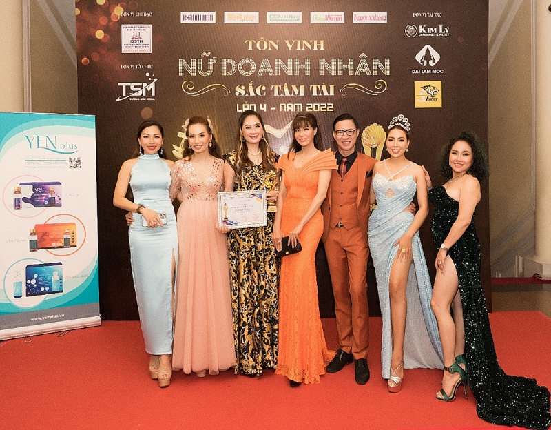 hoa hau tri tue nguyen thi nhuan noi bat va quyen ru don nhan top 10 nu doanh nhan sac tam tai mua 4