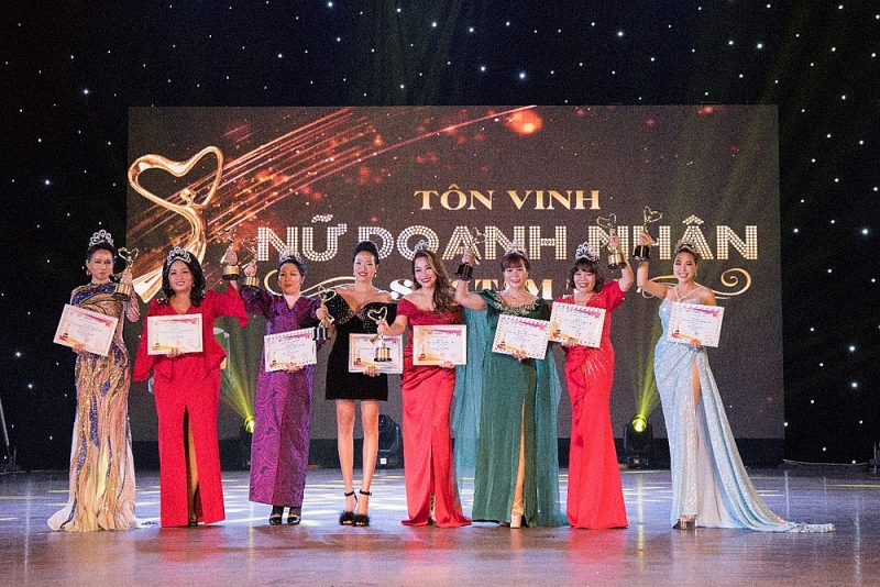 hoa hau tri tue nguyen thi nhuan noi bat va quyen ru don nhan top 10 nu doanh nhan sac tam tai mua 4