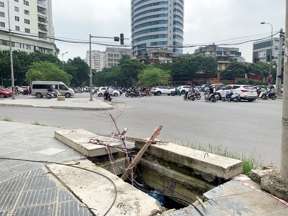 gan het thoi gian hoan thanh du an duong huynh thuc khang van ngon ngang