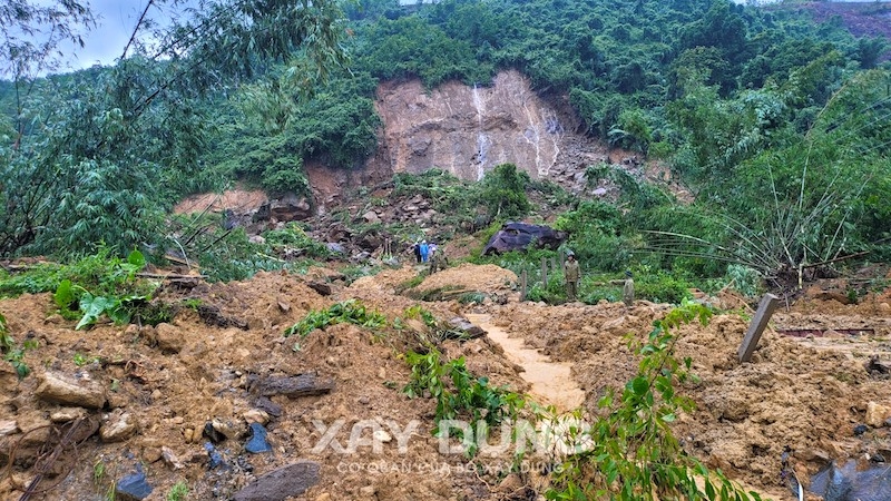 hien truong vu sat lo dat vui lap nha may thuy dien o quang ngai