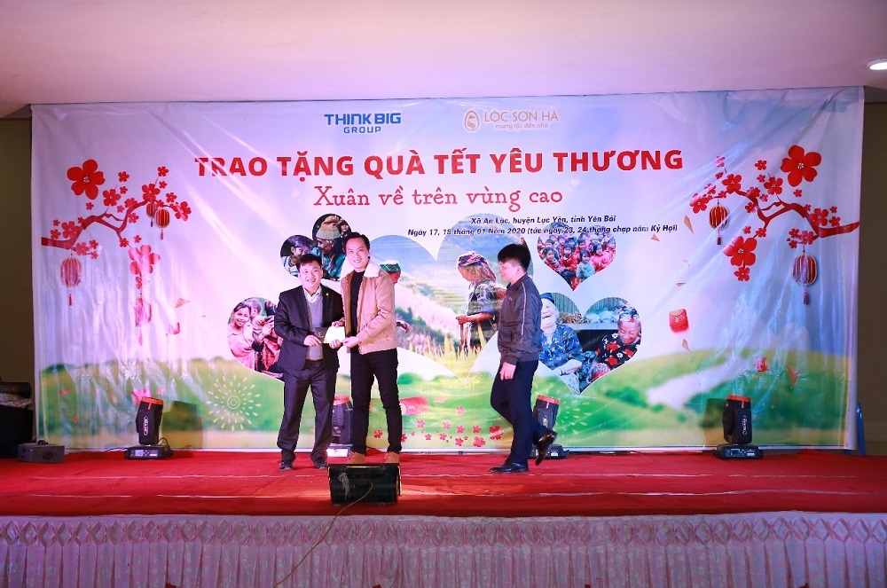 Think Big Group - Lộc Sơn Hà Land: Trao tặng quà tết yêu thương đến vùng cao