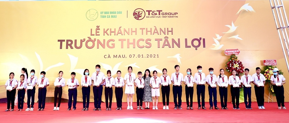 tt group tai tro xay dung truong hoc tai tinh ca mau