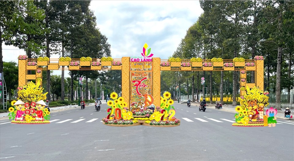 dong thap tap doan everland tai tro duong hoa xuan va tang qua cho nguoi ngheo tet nham dan