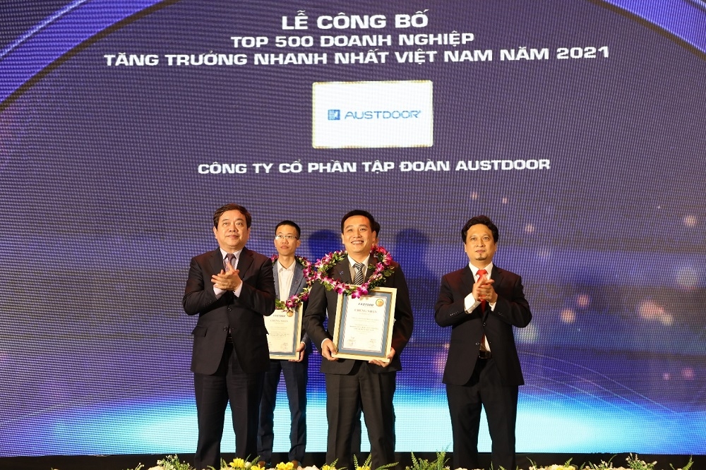 austdoor duoc vinh danh top 10 doanh nghiep tang truong nhanh nhat viet nam 2021