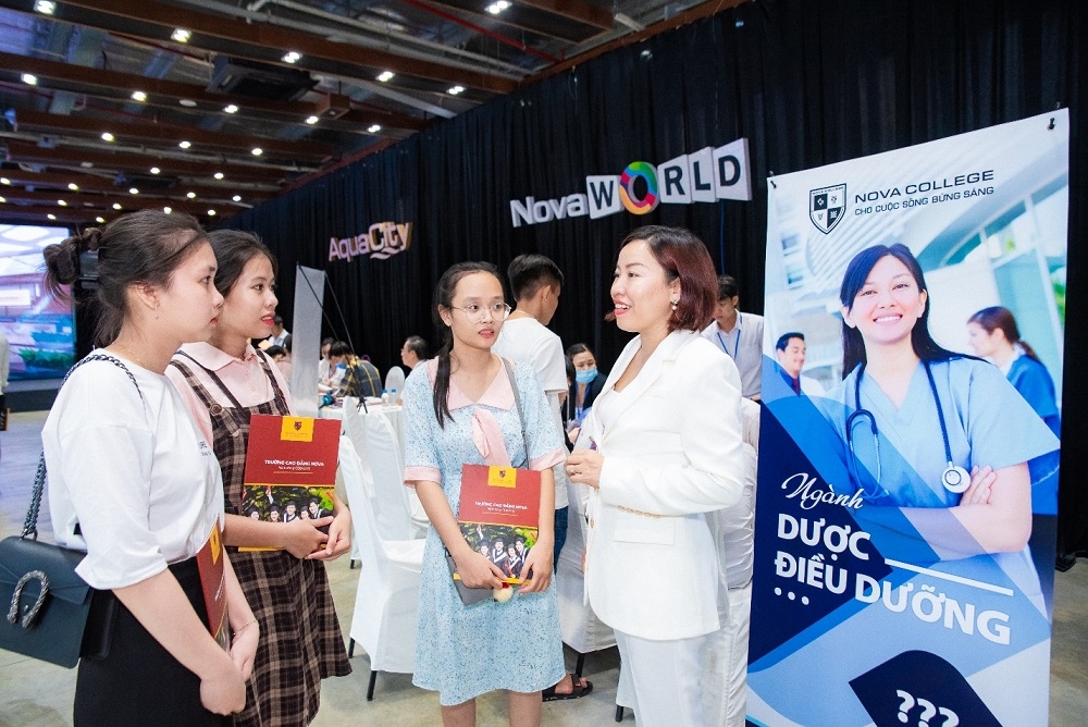 Nova College nâng cao chất lượng đào tạo thông qua hợp tác trong nước và quốc tế