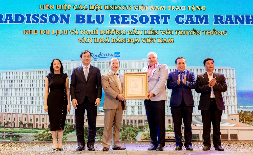 ocean luxury villa by radisson blu thang lon tai dot property vietnam awards 2020