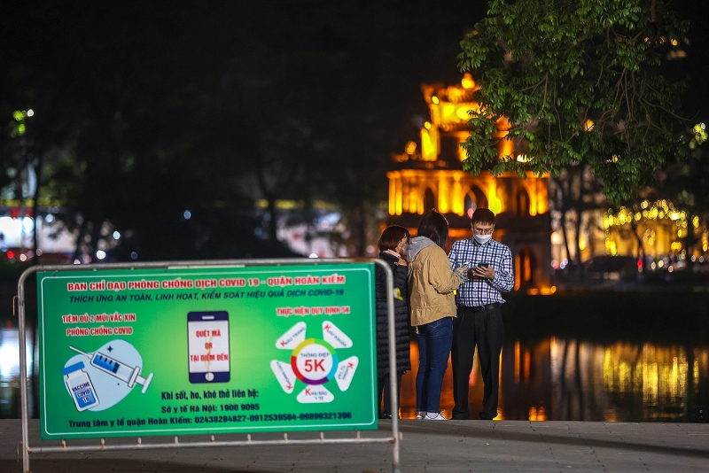 ha noi nguoi dan thu do don mot nam moi yen ang trong dai dich