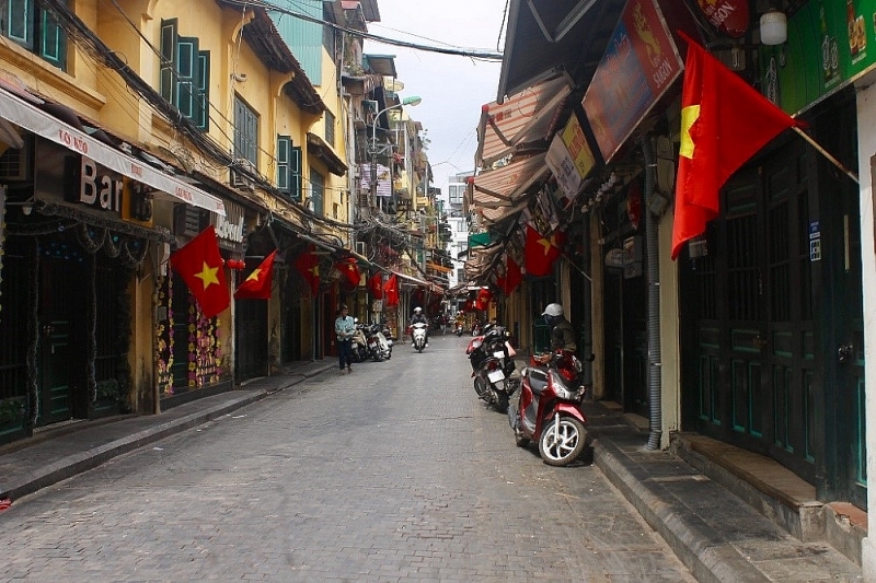 ha noi pho phuong vang lang trong ngay dau tien di lam sau ky nghi tet