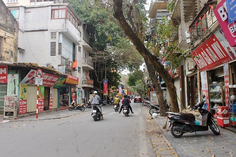 ha noi pho phuong vang lang trong ngay dau tien di lam sau ky nghi tet