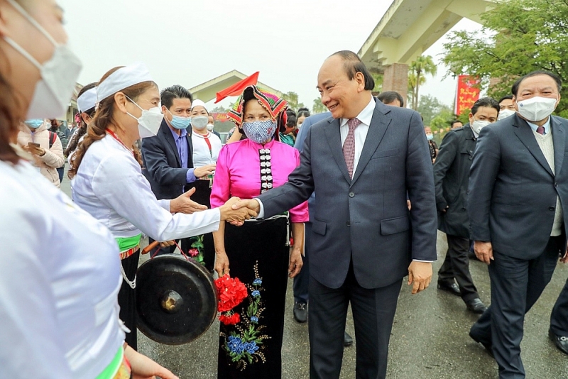 chu tich nuoc tham du ngay hoi sac xuan tren moi mien to quoc