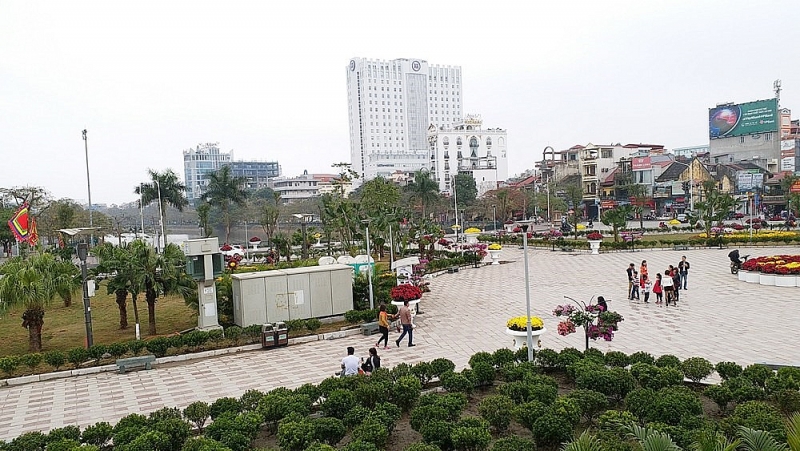 trang tri dai trung tam thanh pho hai phong dam bao an toan cho du khach va nhan dan