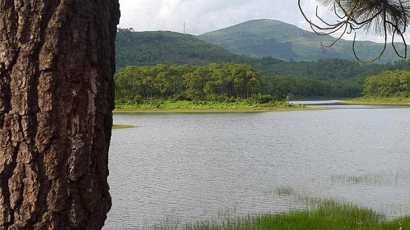 ho yen trung quang ninh du lich ho tren nui