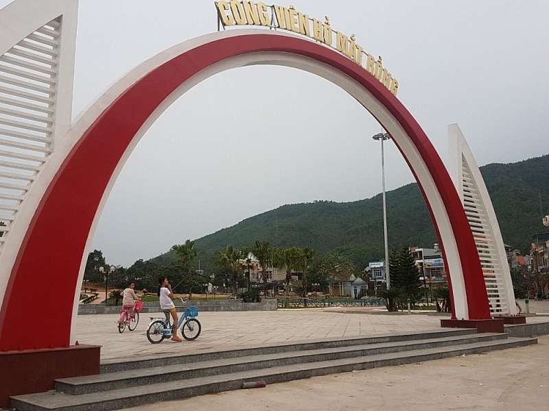 ho yen trung quang ninh du lich ho tren nui