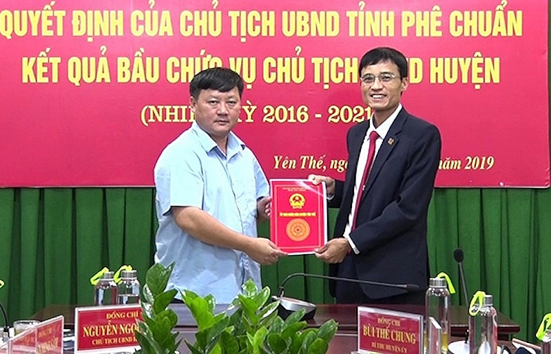 bac giang bi thu huyen uy yen the noi gi ve viec dinh sai pham tien ty nhung van duoc bo nhiem