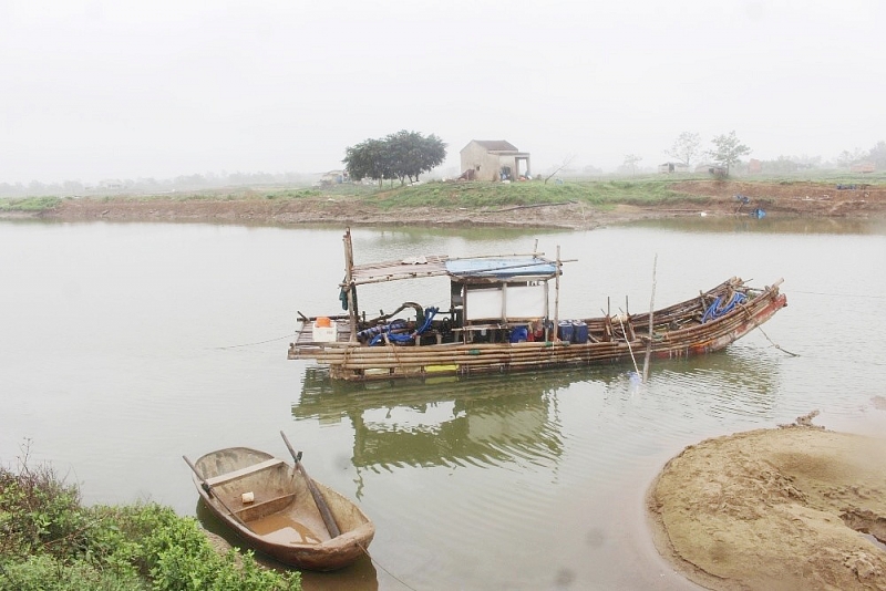 thanh hoa nup bong nuoi tom de khai thac cat trai phep tai nga son