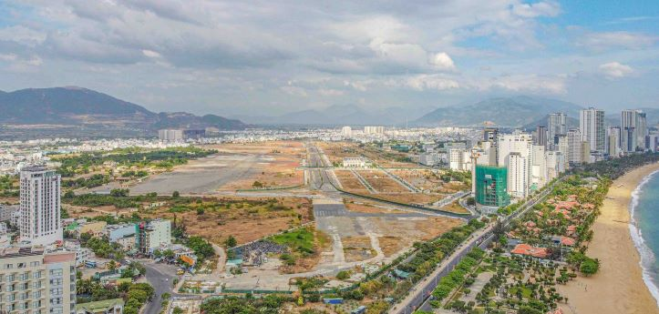 toan canh dat san bay nha trang cu chuan bi dau gia